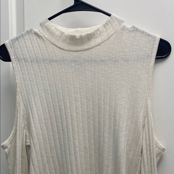 American Eagle Cold Shoulder Cream Ribbed Top Size XL - Picture 3 of 9